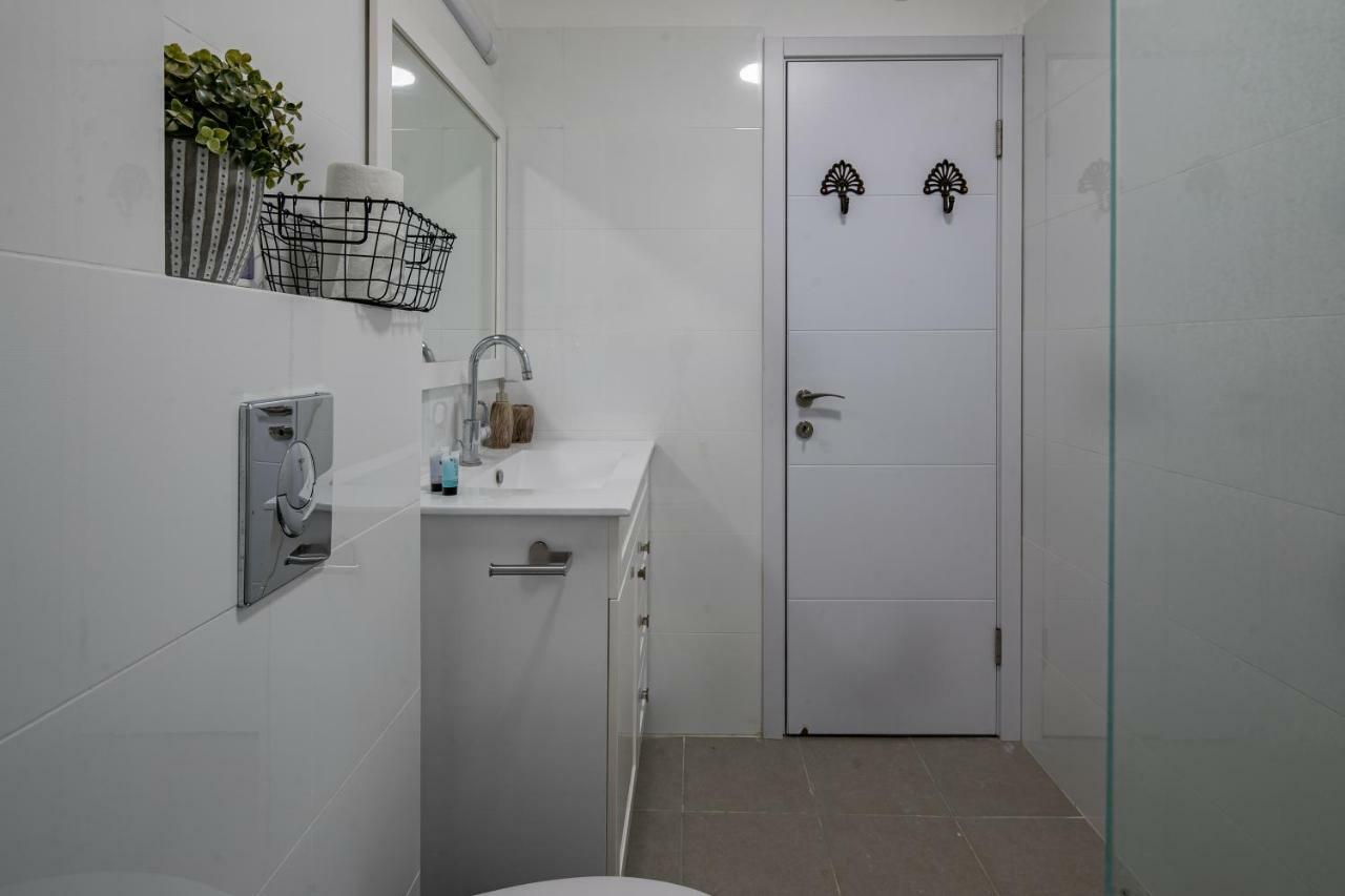 Port City Haifa - Bat Galim Oceanfront Luxury Екстериор снимка